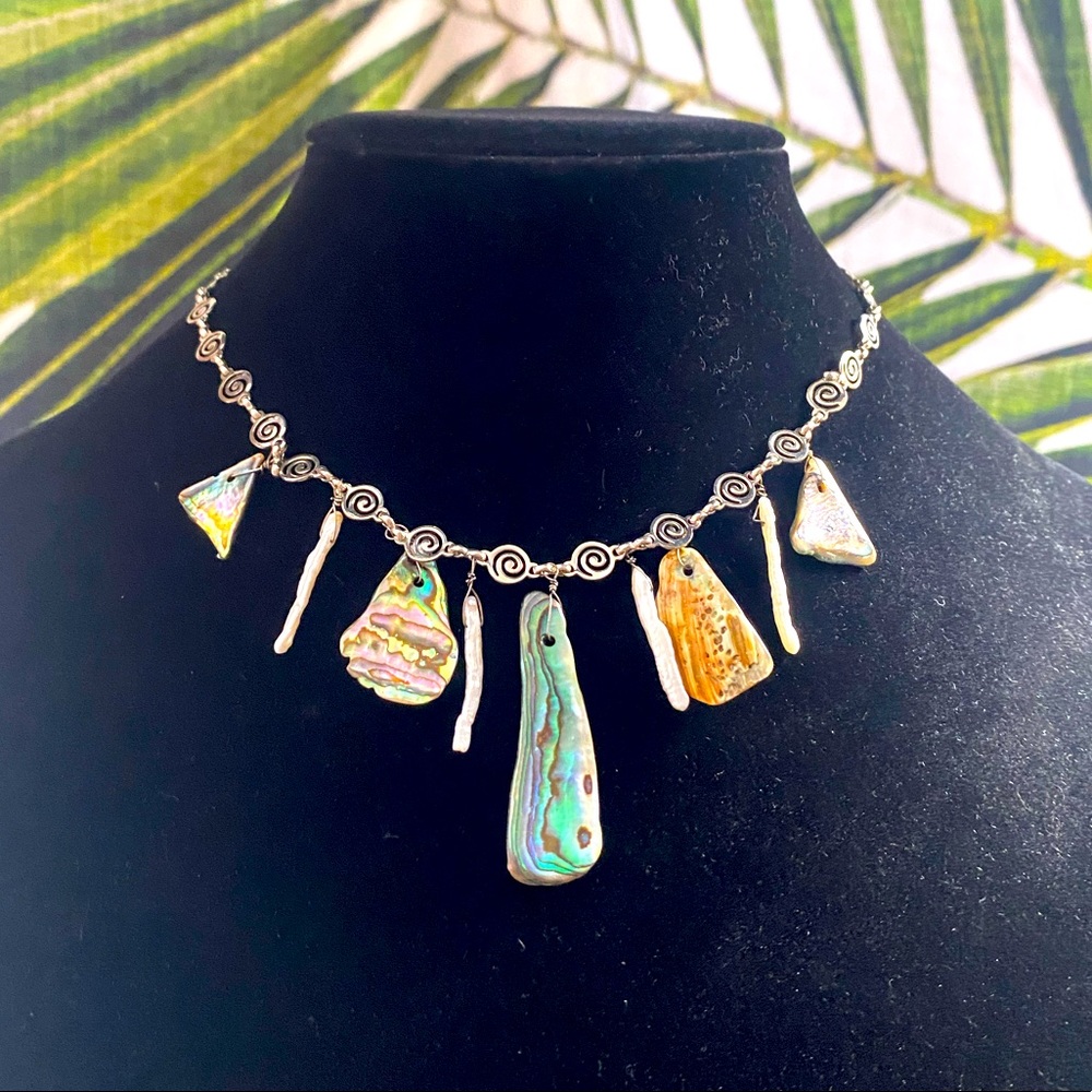 VTG| Abalone & Pearl Handmade Necklace 💙